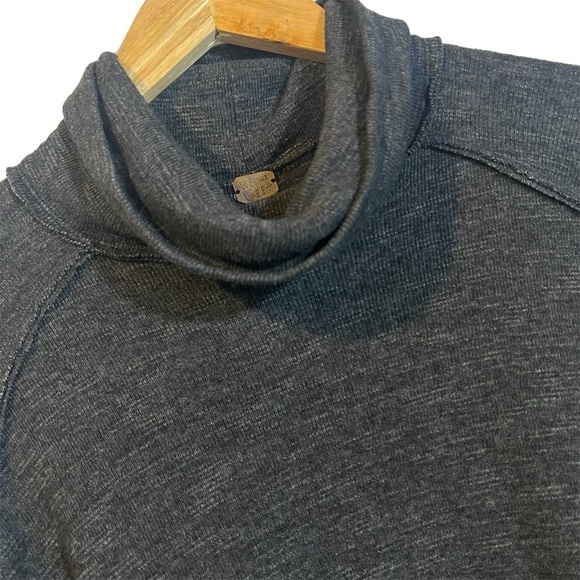 Free People We The Free Charcoal Gray Split Back Turtleneck Sweater S Cozy Comfy - Picture 5 of 5